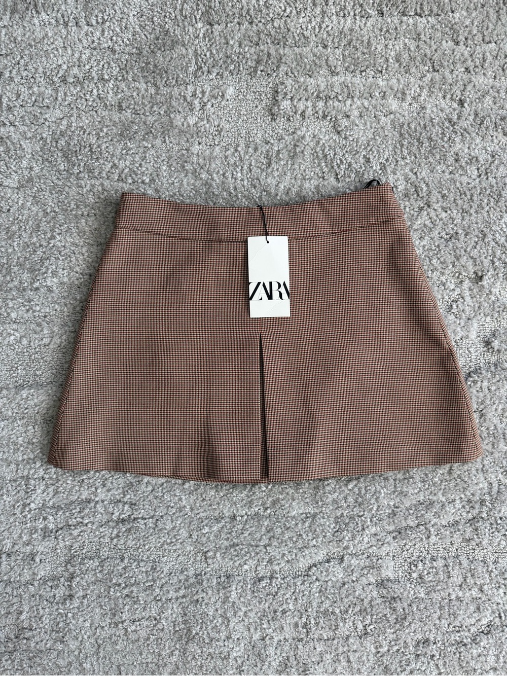 NWT Zara Size Medium Houndstooth Pleated Mini Skirt